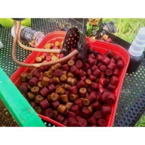 Pellet FEEDER BAIT 12mm- F1 Ochotka - Konopia (800g) - obrazek 3