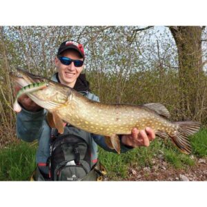 Przynęta MIKADO FISHUNTER 13cm,  kolor 69 3szt - obrazek 4