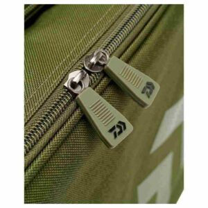 Torba karpiowa DAIWA BLACK WIDOW Compact Tackle Bag - obrazek 6